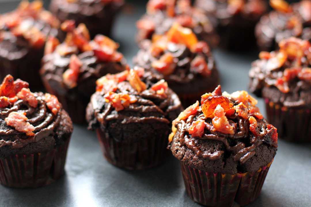 bacon-and-chocolate-cupcakes-with-nutella-ganache-wide.jpg