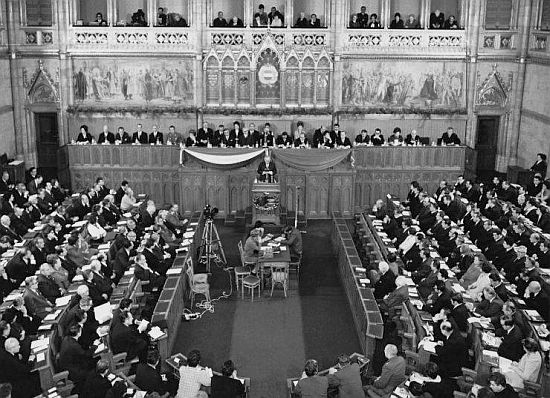 parlament1988.jpg