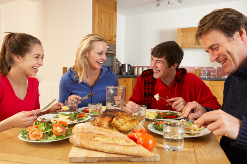 family-dinners-eating-disorders.jpg