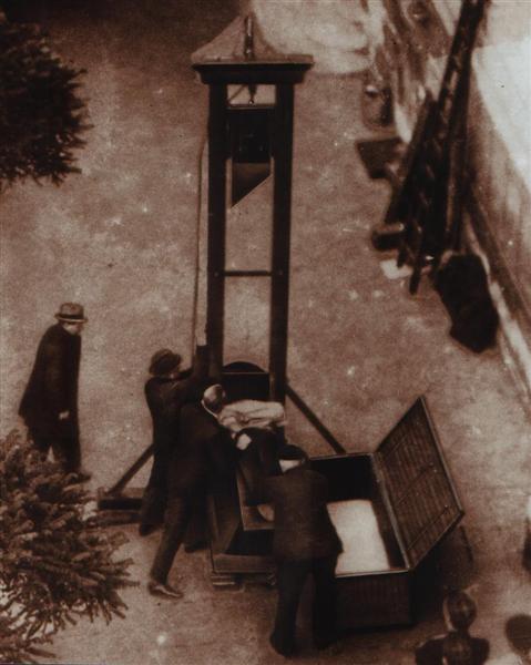 guillotine.JPG