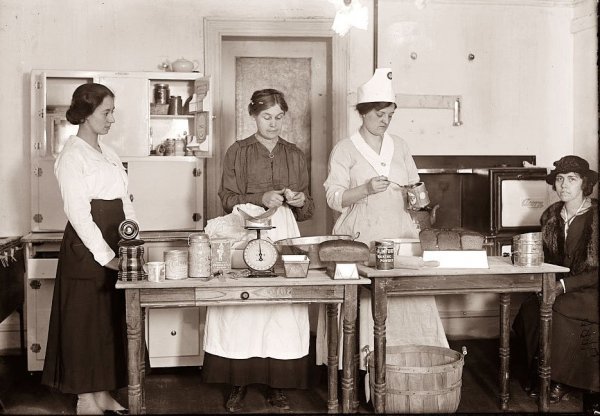 women-cooking