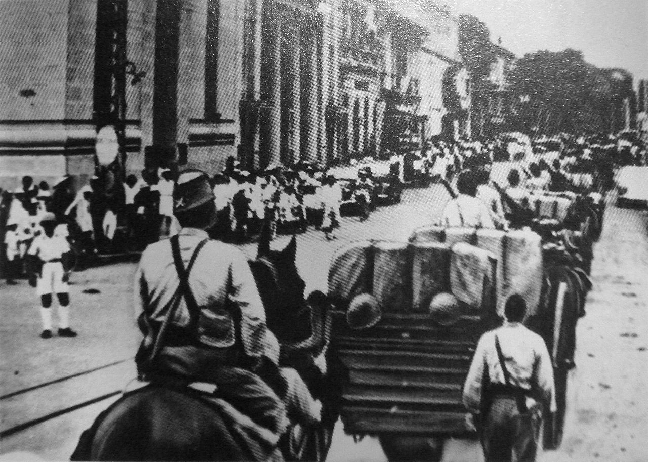 1280px-japanese_troops_entering_saigon_in_1941.jpg