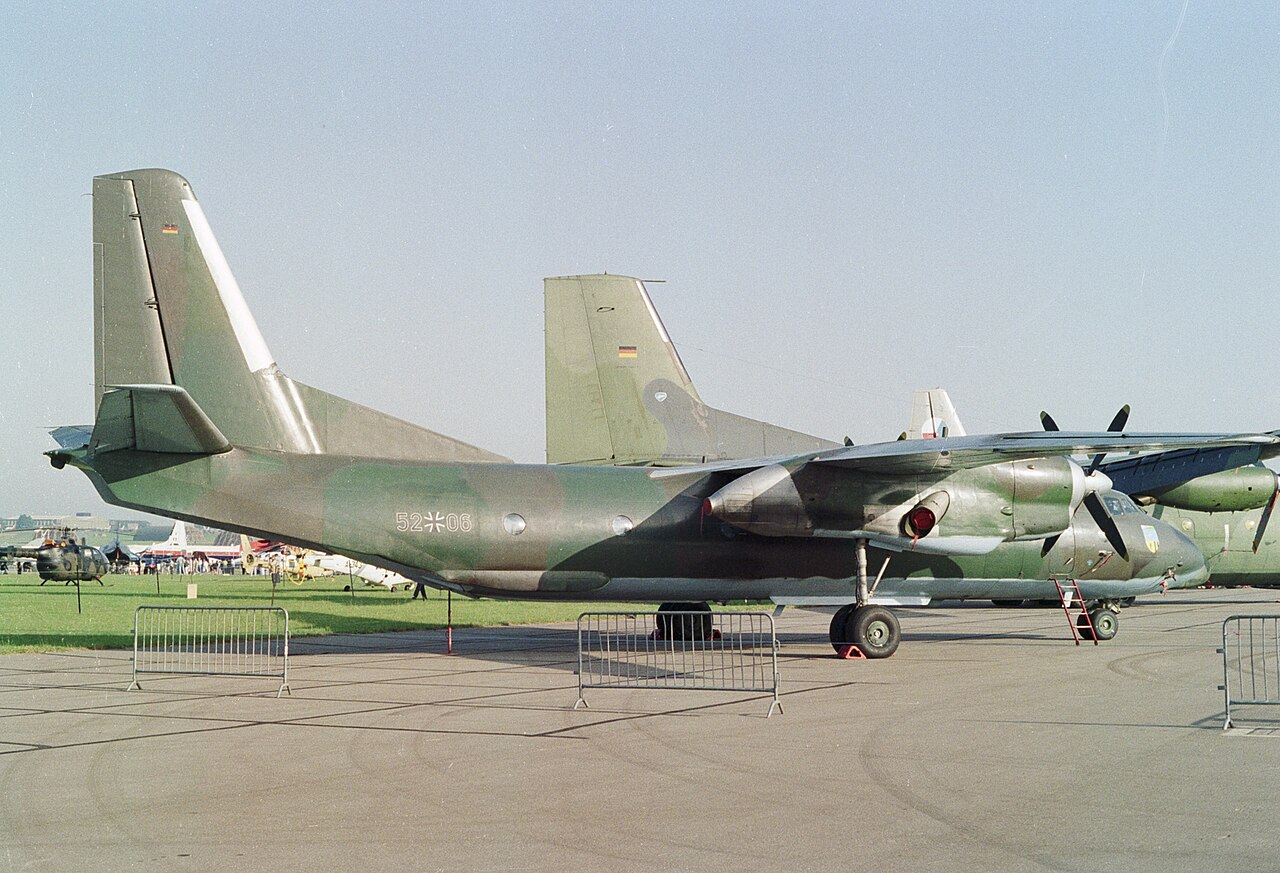 air_tattoo_international_raf_boscombe_down_uk_june_13_1992_luftwaffe_an-26.jpg