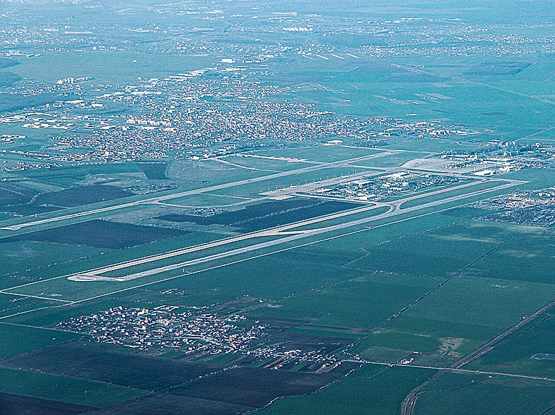 henri-coanda-airport_bucharest_2013.jpg