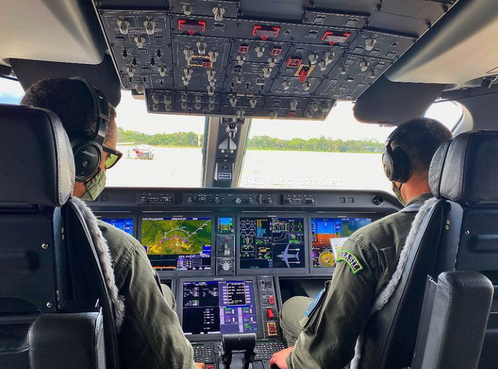 kc-390_cockpit.png