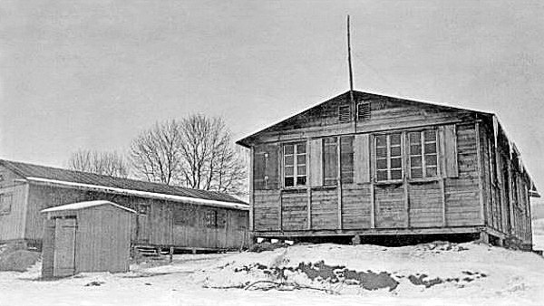 wauwilermoos_pow_camp_barracks_around_1944.JPG