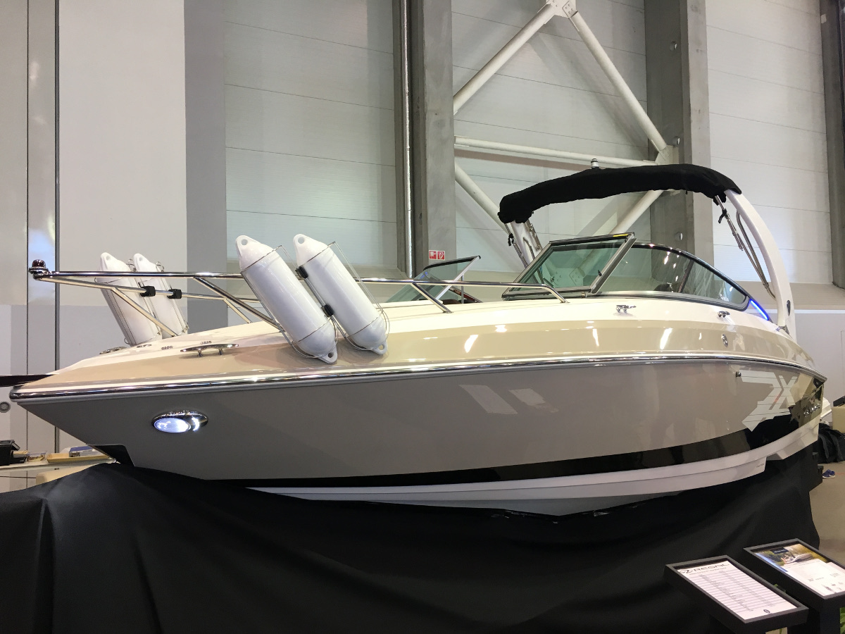 regal_2550_budapest_boat_show_2017_nyito.JPG