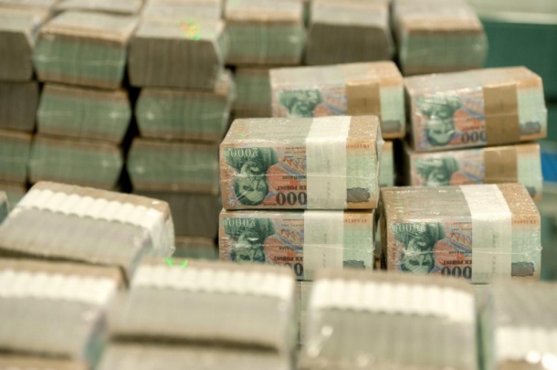 610px-hamis-bankjegy.jpg