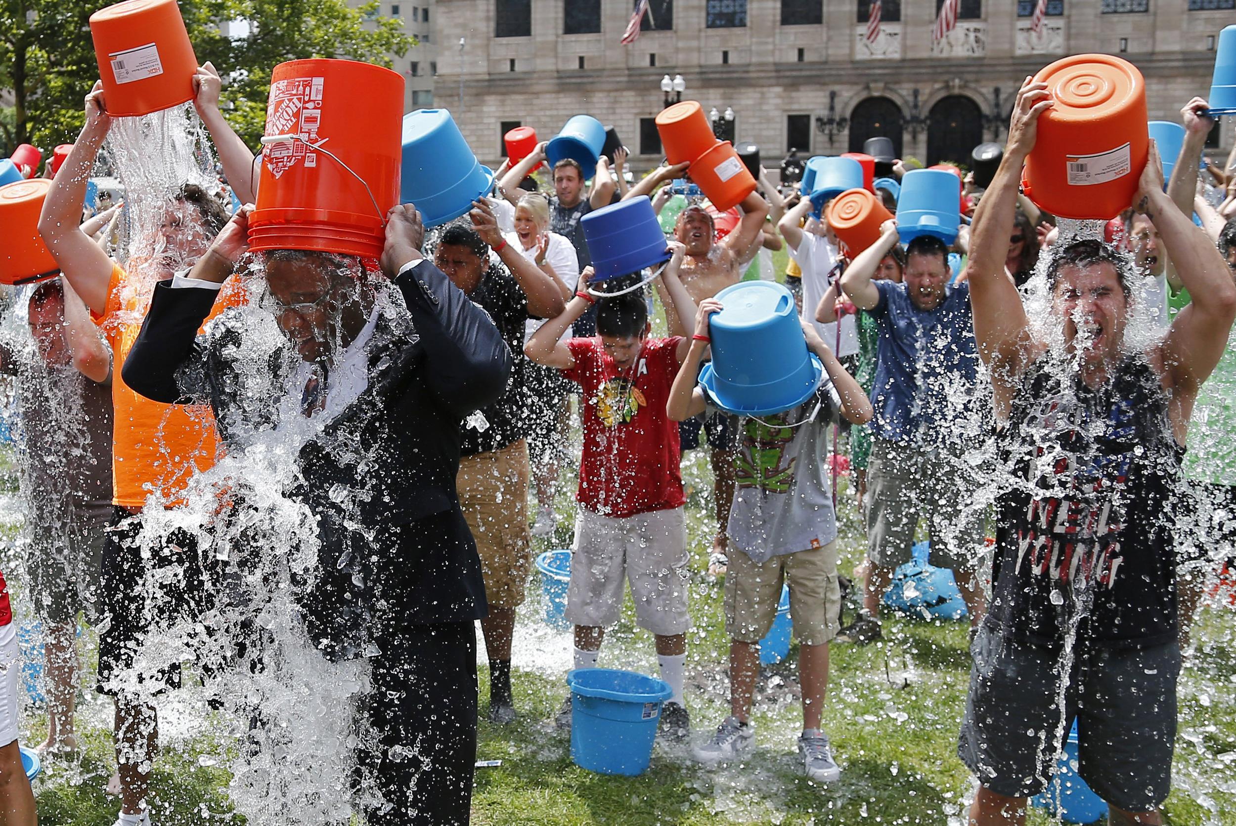 140811-boston-ice-bucket-challenge-1350_26906d39ac7ead702b45e5b7707b8dc6.jpg