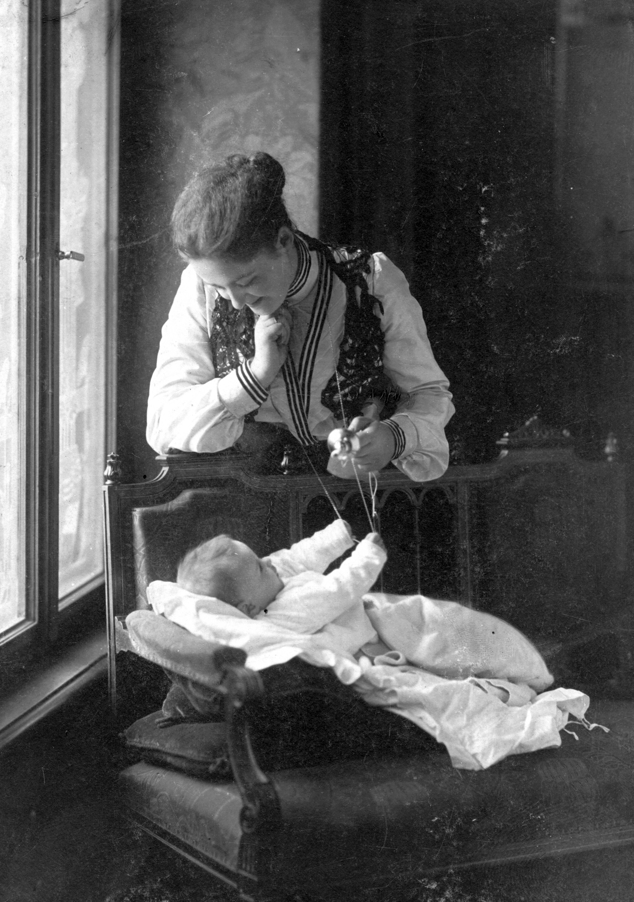 Anya gyermek 19. század vége.jpg