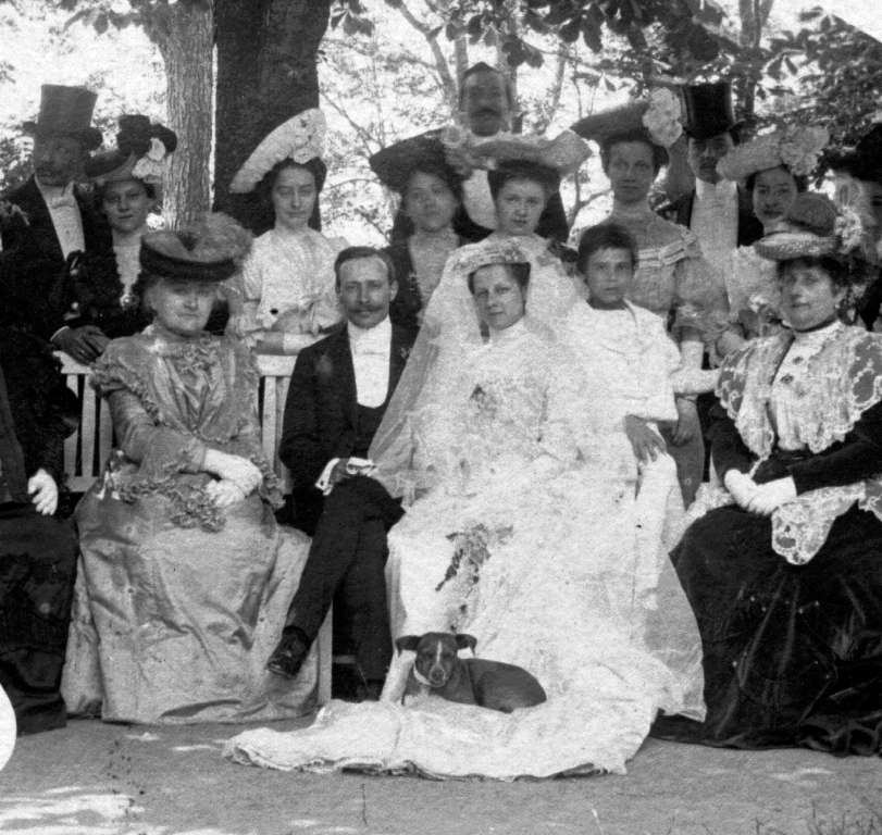 Esküvő 1910-ben.jpg