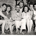 Scheiner Júlia barátokkal 1941