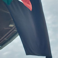 fekete zászló a Hagymaházon