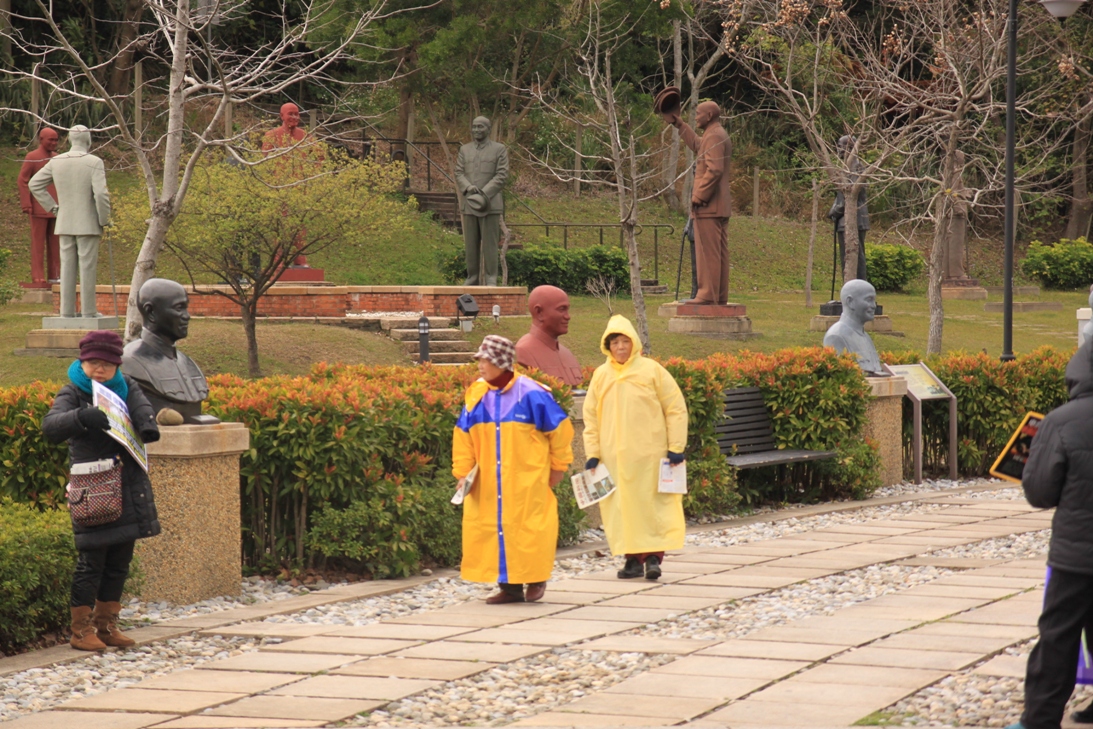 Kínát éltető térítők Tajvan nemzeti atyjának emlékparkjában