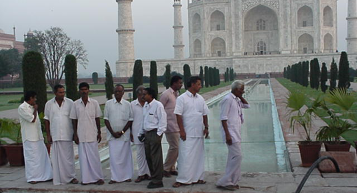 Agra - Taj Mahal- Szerelemmauzóleum a város szélén