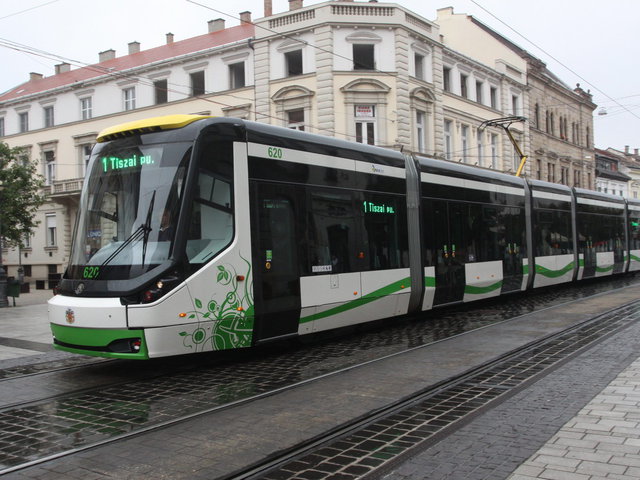 ,,Miskolci villamoson utazom én..."