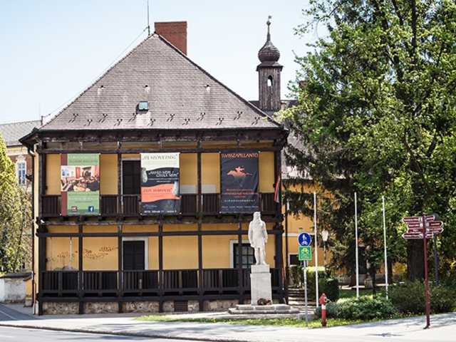 Miskolc ősi iskolája a Papszeren