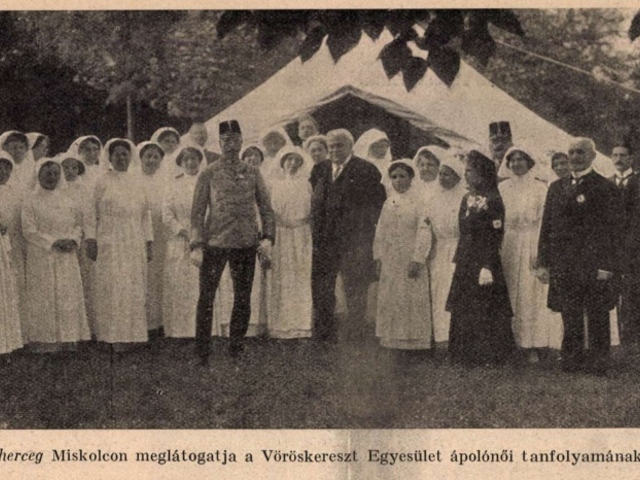 Amikor a kormányzót retusálni kellett a képről