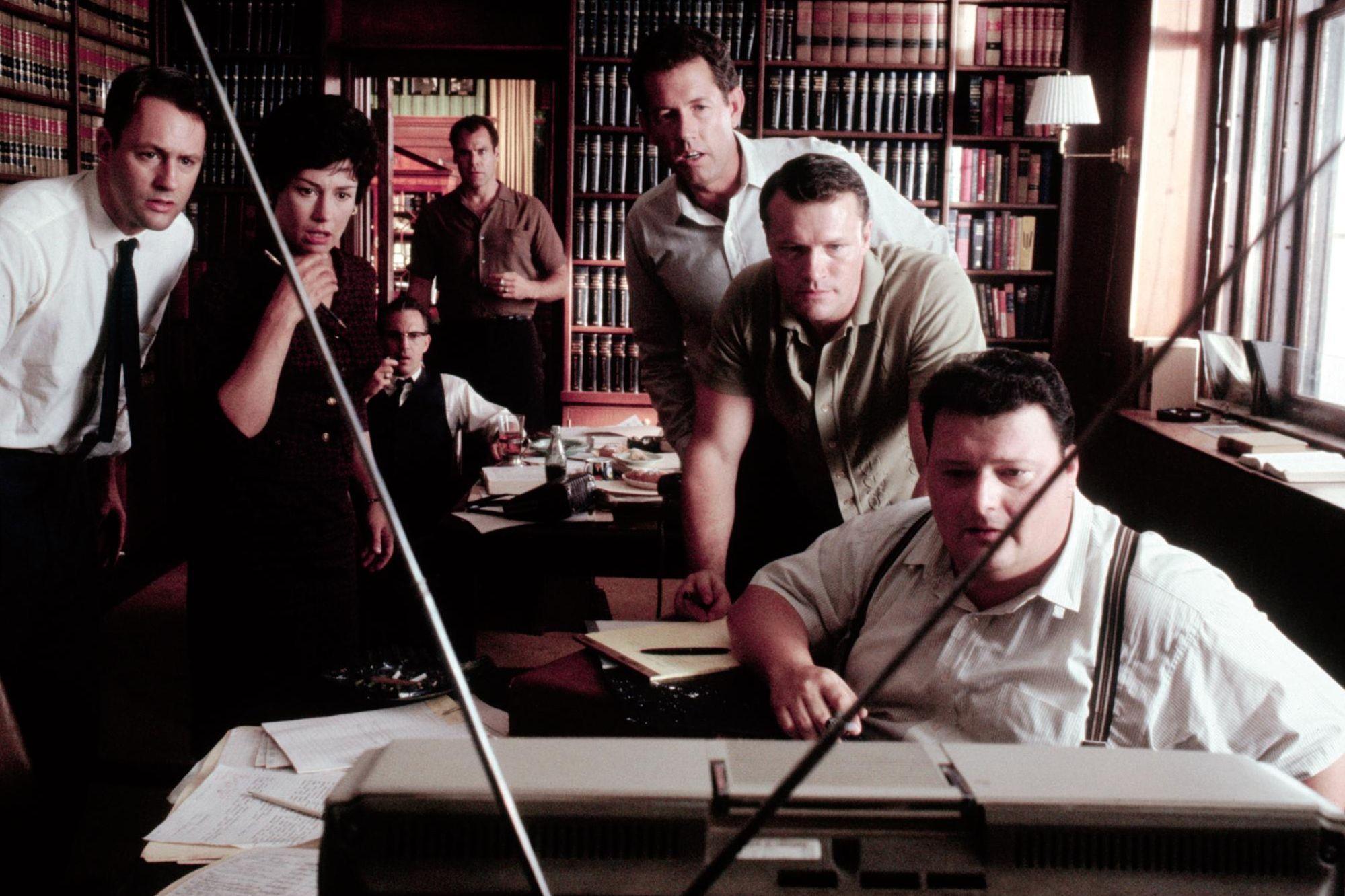 still-of-kevin-costner_-wayne-knight_-laurie-metcalf_-michael-rooker-and-jay-o_-sanders-in-jfk-_1991_-large-picture.jpg