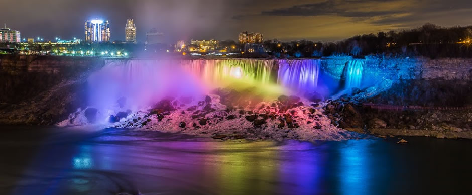 Ily mesés, a Niagara-vízesés. Ezt a képet nem én készítettem. És nem is Peti.