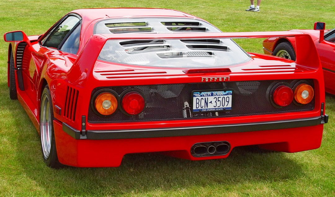 Ferrari-F40-Red-Rear-Angle-16-st.jpg