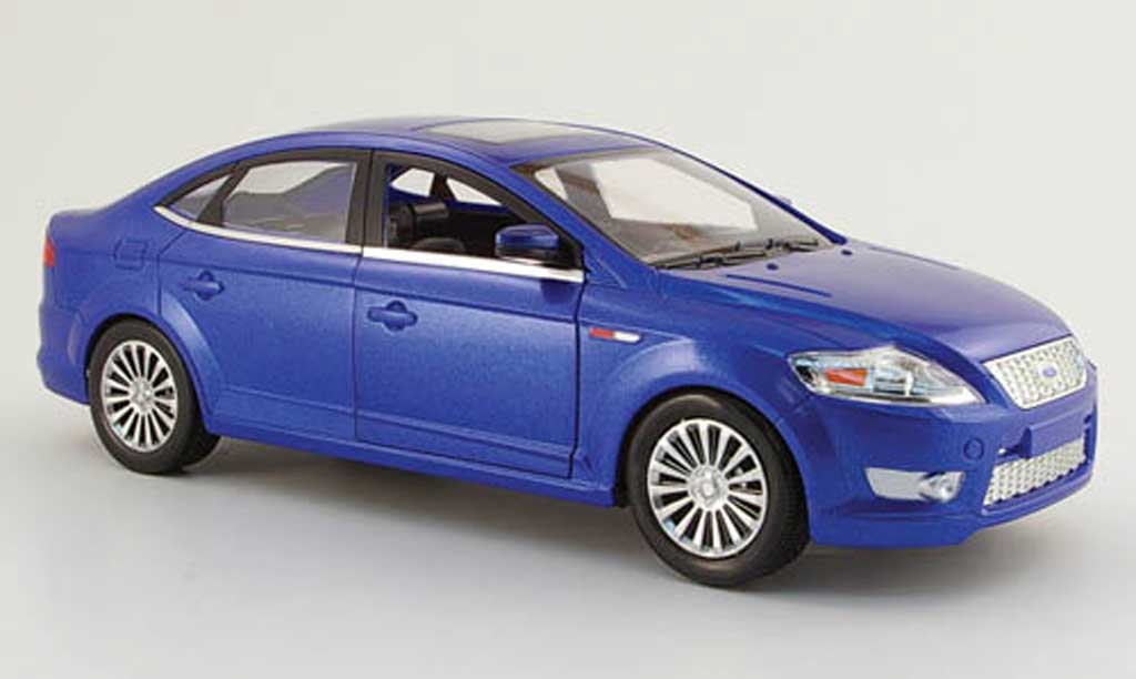 Вели 1 18. 1 18 Ford Mondeo. Машинка Форд Мондео 4 игрушка. Форд Мондео модели. 1/18 Ford Mondeo Технопарк.