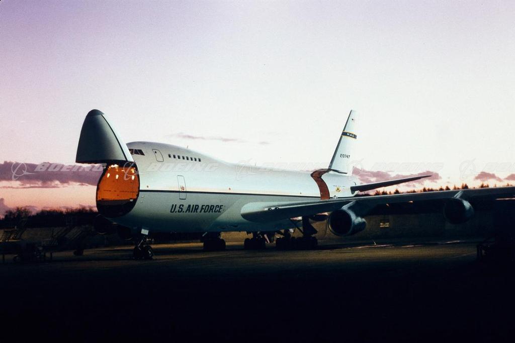 boeing_images_us_air_force_747-200f.jpg