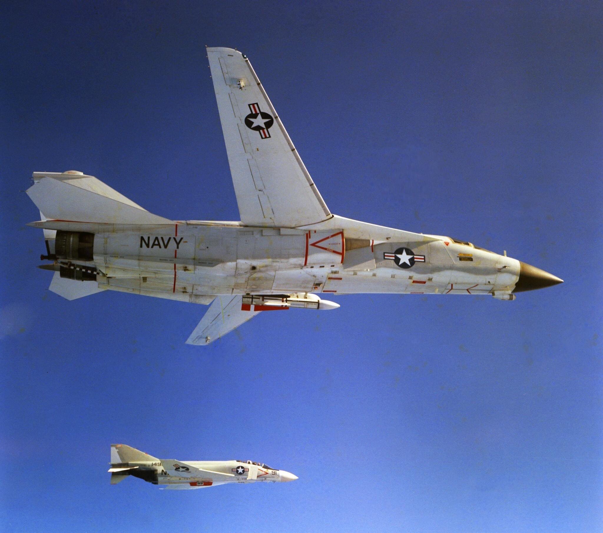 f-111b_f-4.jpg