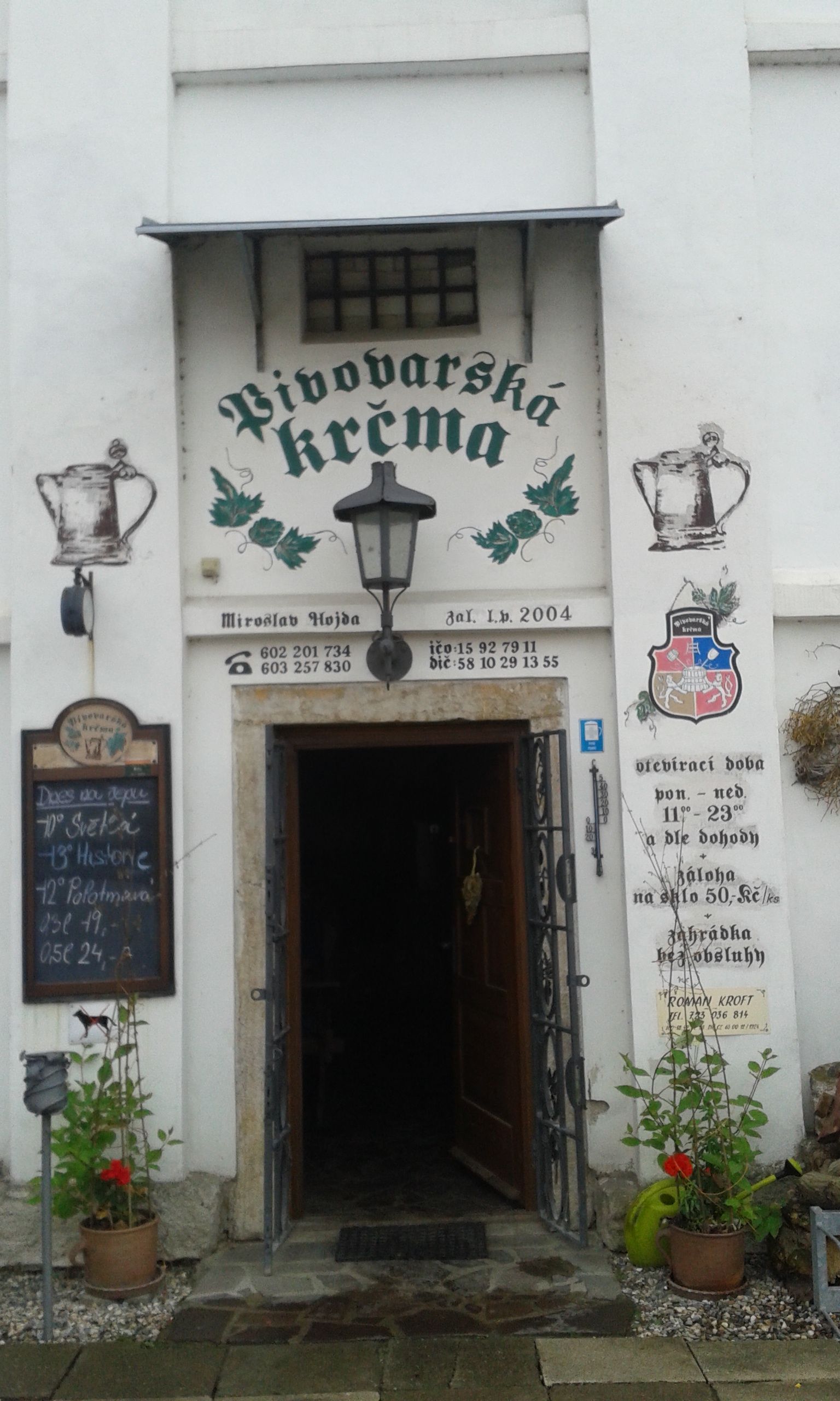 Chýně, a söröző bejárata