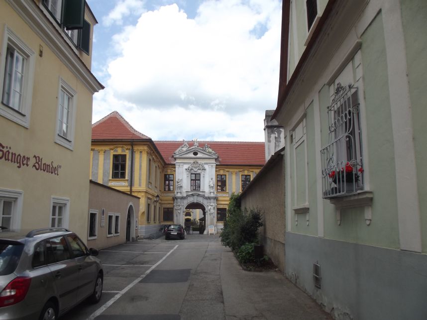 Dürnstein, Balra a Blondel, a dalnok Hotel