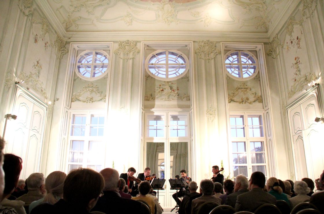 08 - Koncert a kastélyban (forrás: www.schlosshalbturn.com)