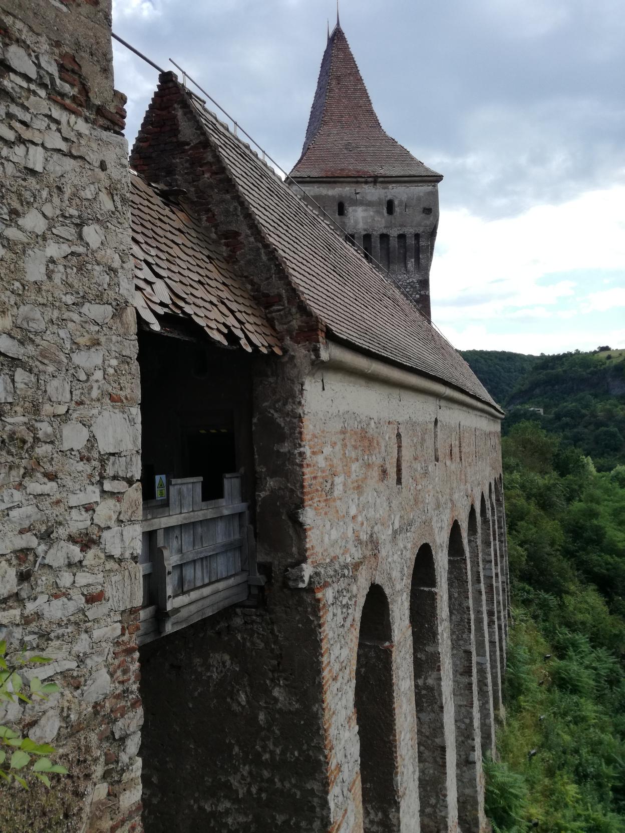 Gyilokjáró a Nebojsza-torony felé