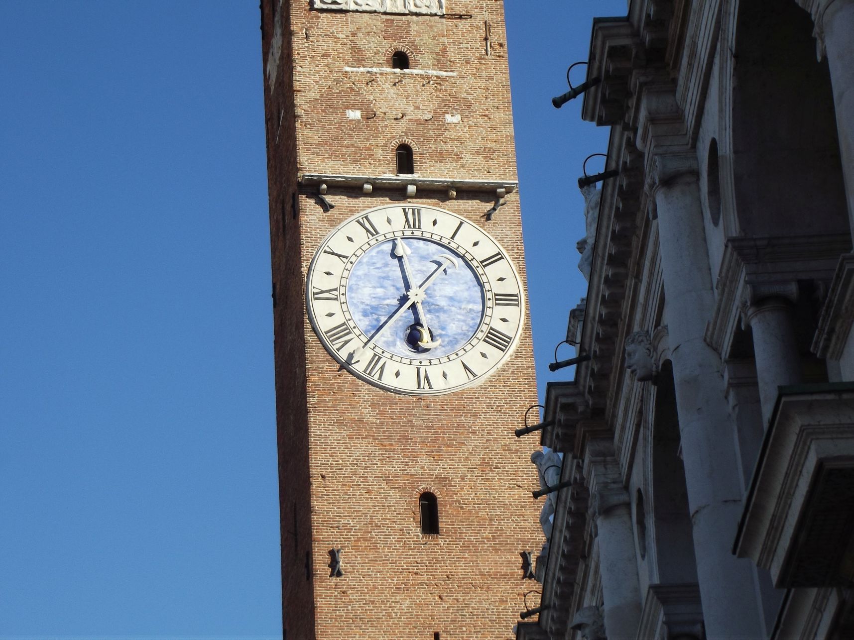 A Torre di Piazza (Bissara) órája