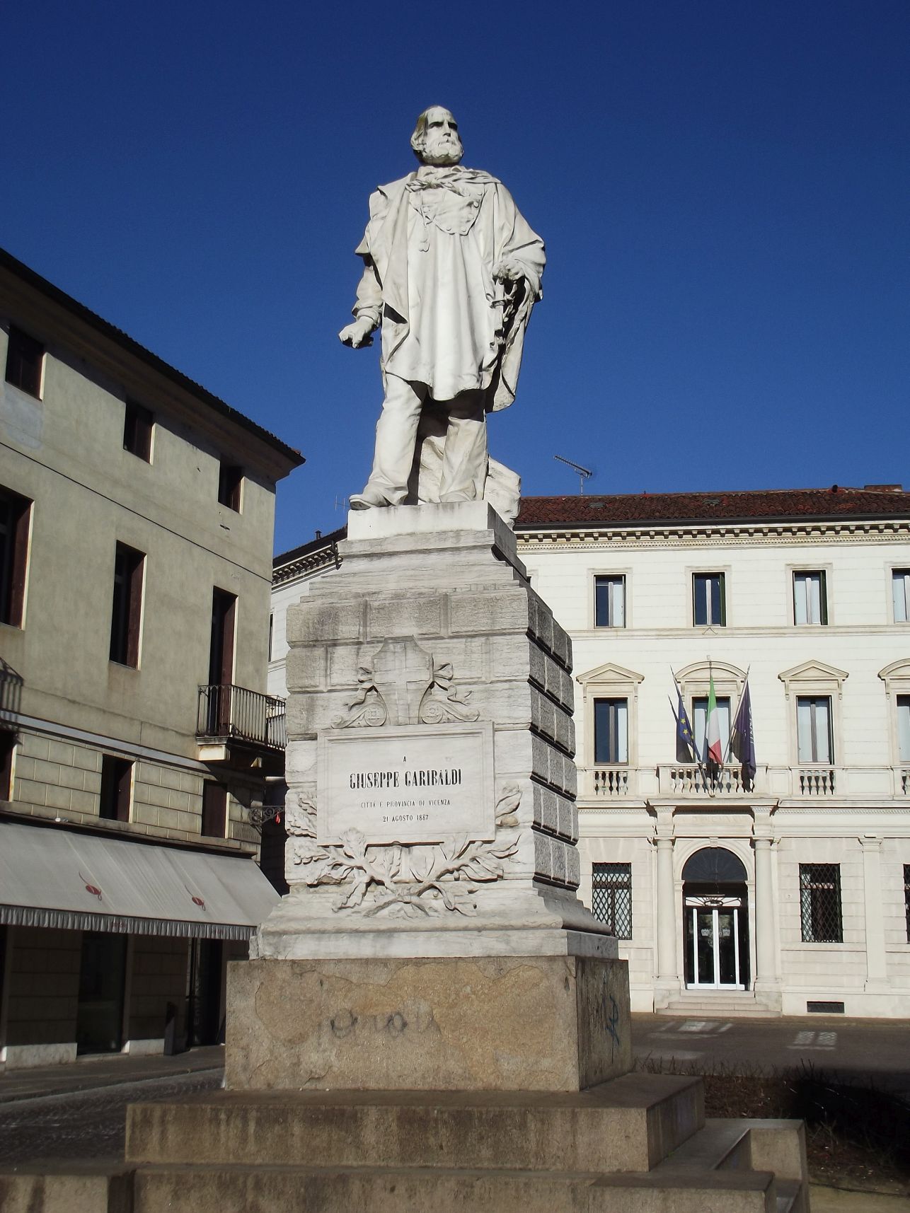 Garibaldi szobra a Piazza del Castellon