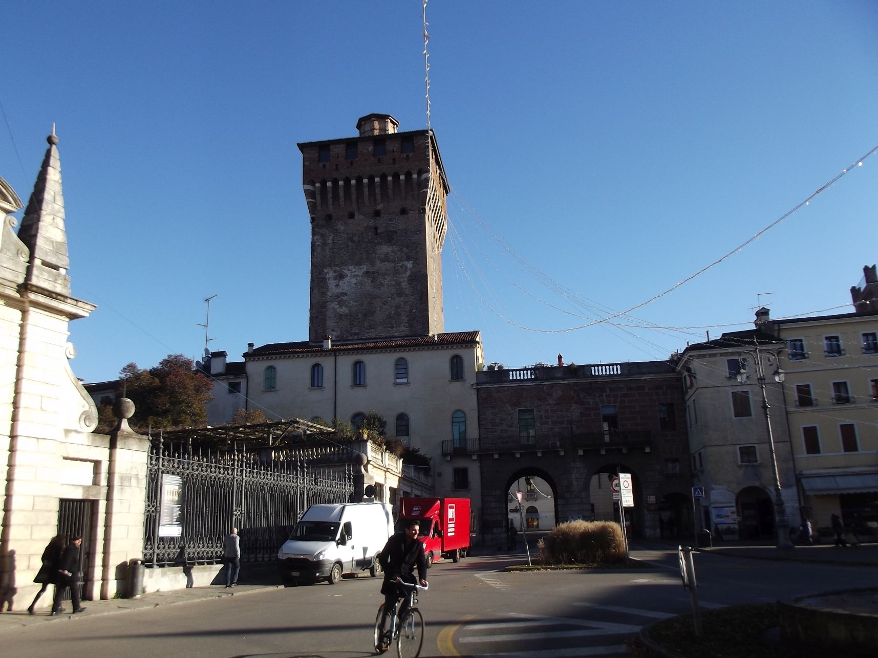 A Torrione di Porta Castello