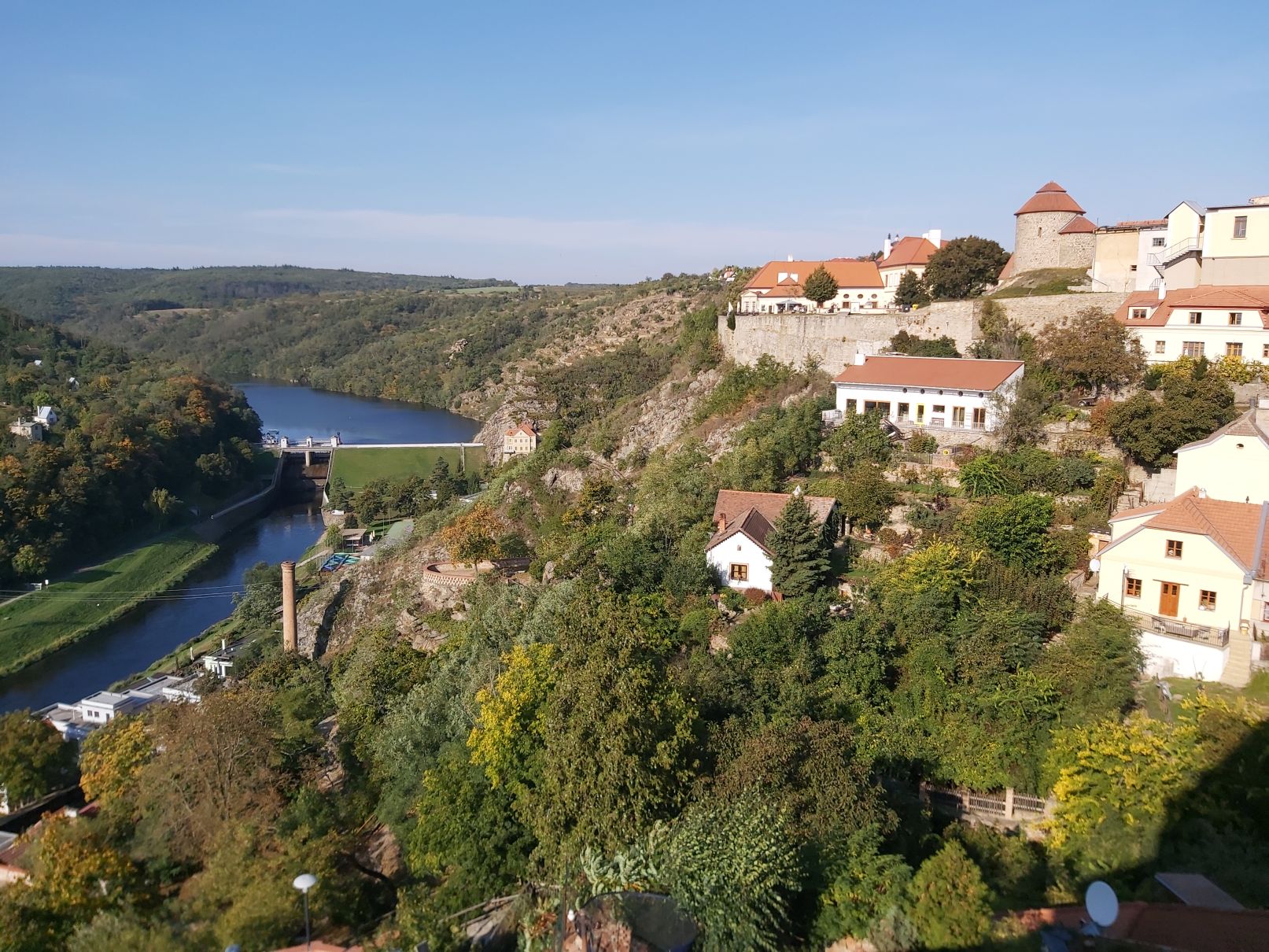 A vár és a vízerőmű