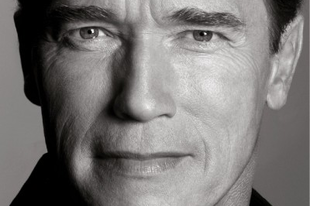 KÖNYV: Az emlékmás (A. Schwarzenegger)