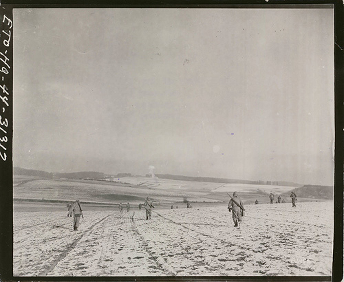 4th armored en route to bastogne 27dec44.jpg