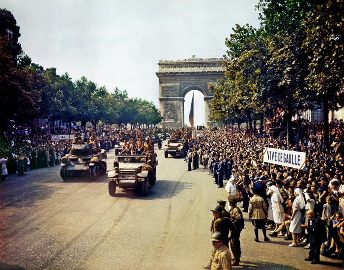 champs elysees 1944.jpg