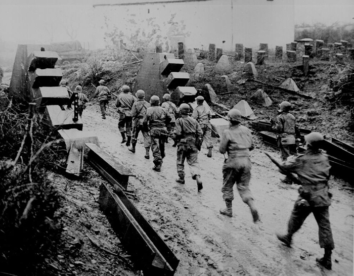 hurtgen siegfried line.jpg