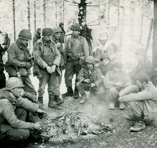 us troops campfire nov 1944.jpg