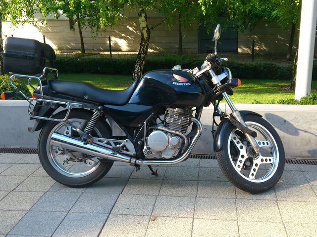 Honda XBR 500 (1985) - A veterán gőzhenger