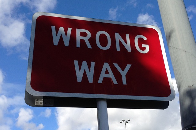 wrong-way-167535_640.jpg