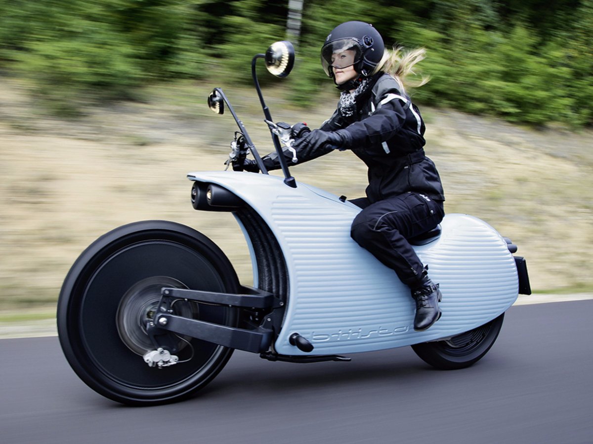 johammer-a-small-engineering-company-based-in-austria-has-built-a-futuristic-electric-cruiser-dubbed-the-johammer-j1.jpg
