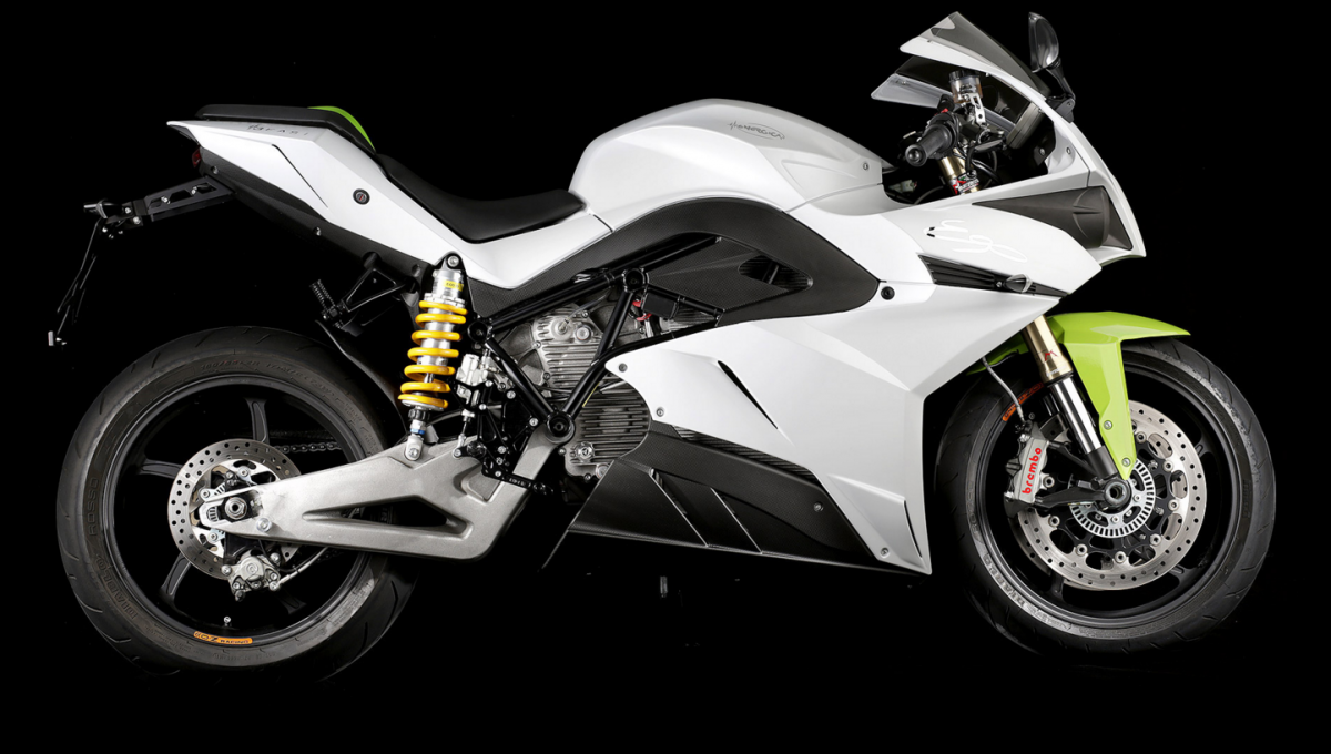 the-energica-ego-is-another-option-for-those-looking-for-more-speed-the-italian-superbike-gets-an-output-of-136-hp-with-195-nm-roughly-144-ft-lb-of-torque.jpg