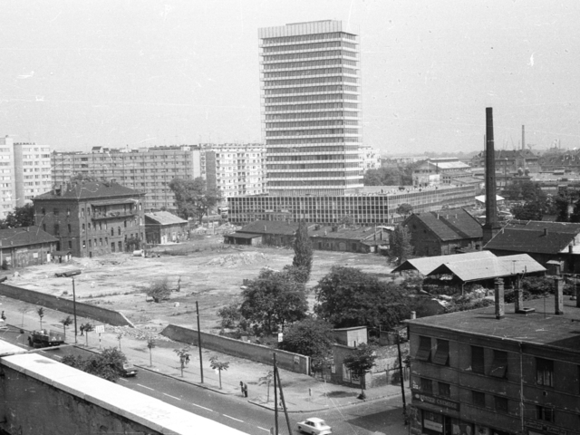Mottó: jobb volt 20 évesnek lenni a 70-es években, mint 70-nek a 20-as években.