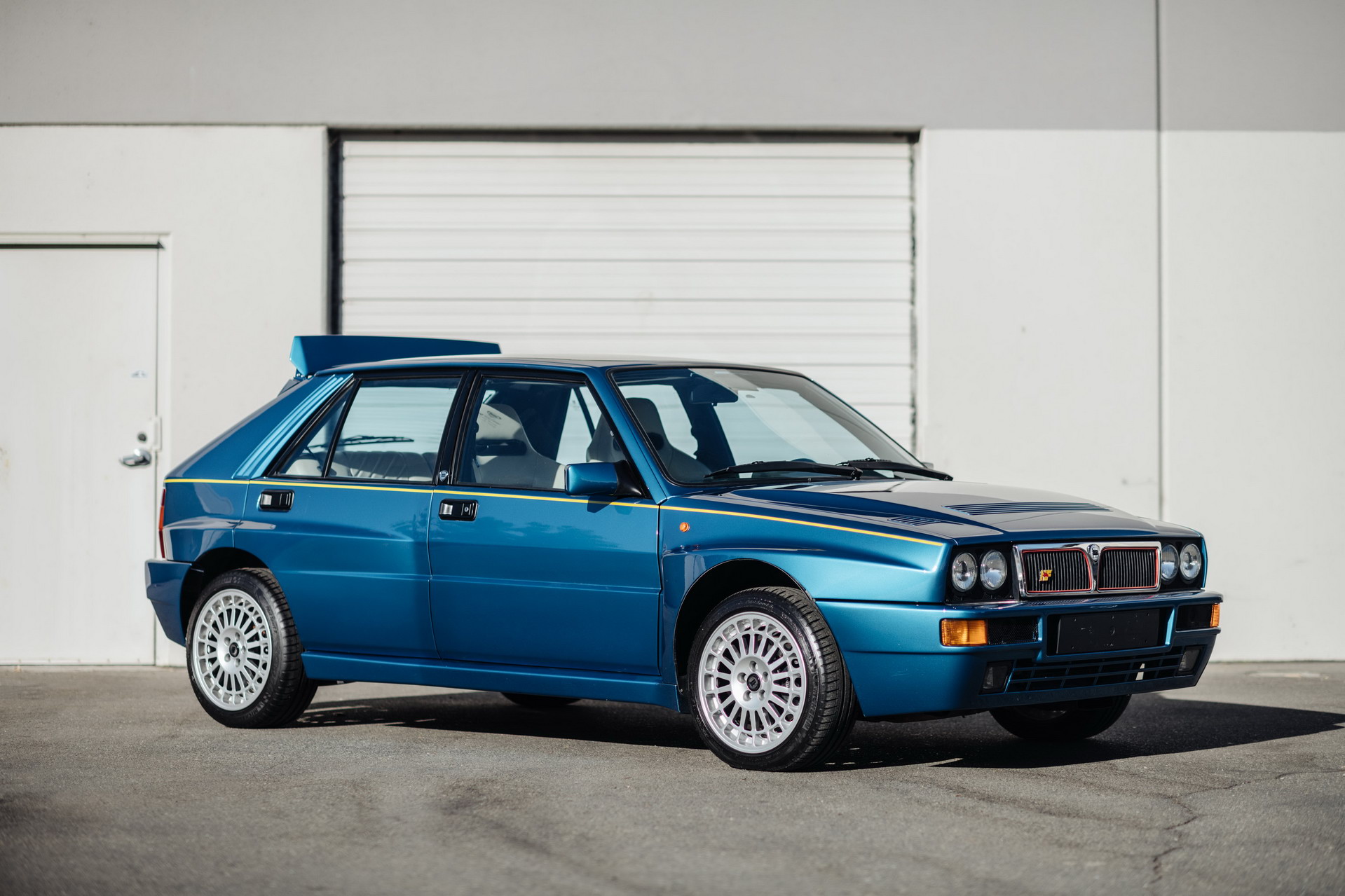 1995-lancia-delta-hf-integrale-evoluzione-ii-blue-lagos-_3.jpg