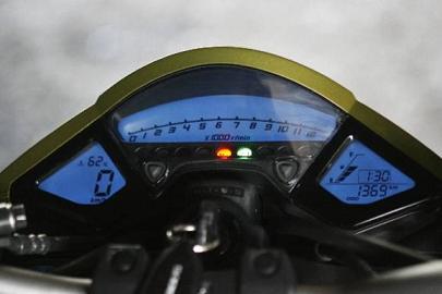 honda_cb_1000_r_cockpit.jpg.1667027.jpg