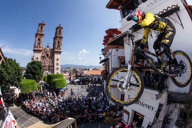 red-bull-valparaiso-cerro-abajo-.jpg