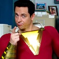 A DC legújabb filmje megpróbálja túlhumorizálni a Marvelt – Shazam! kritika